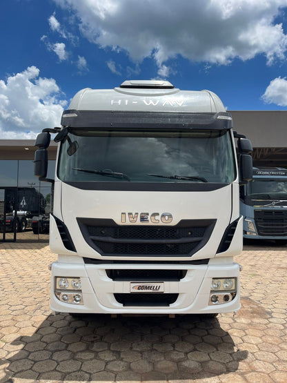 Marca/Modelo: IVECO STRAILS 480 HI WAY/ Ano/Modelo: 20/20 Tração: 6x4 molas Quilometragem:294k Cor: Branco