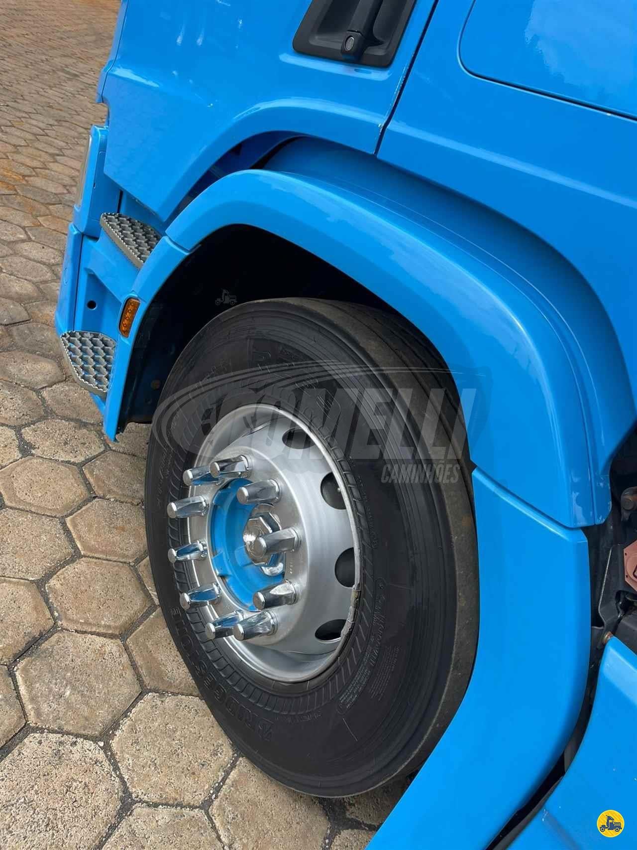 Marca/Modelo: Scania/R540  Ano/Modelo: 21/21  Tração: 6x4 molas  Quilometragem: 289k  Cor: Azul Com Retarder, Geladeira,