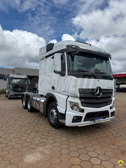 Marca/Modelo: Mercedez benz/ Ano/Modelo: 21/21/ Tração: 6x4 molas Quilometragem: 482k Cor: Branco