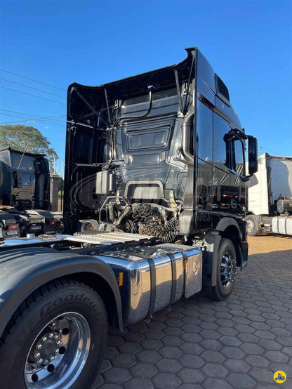 Marca/Modelo: Mercedez Benz MB 2644 Ano/Modelo: 22/22 Tração: 6x4 molas Quilometragem: 163k Cor: Preto