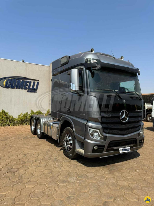 Marca/Modelo: Mercedez MB 2651/ Ano/Modelo: 22/22 Tração: 6x4 molas Quilometragem: 164k Cor: Cinza