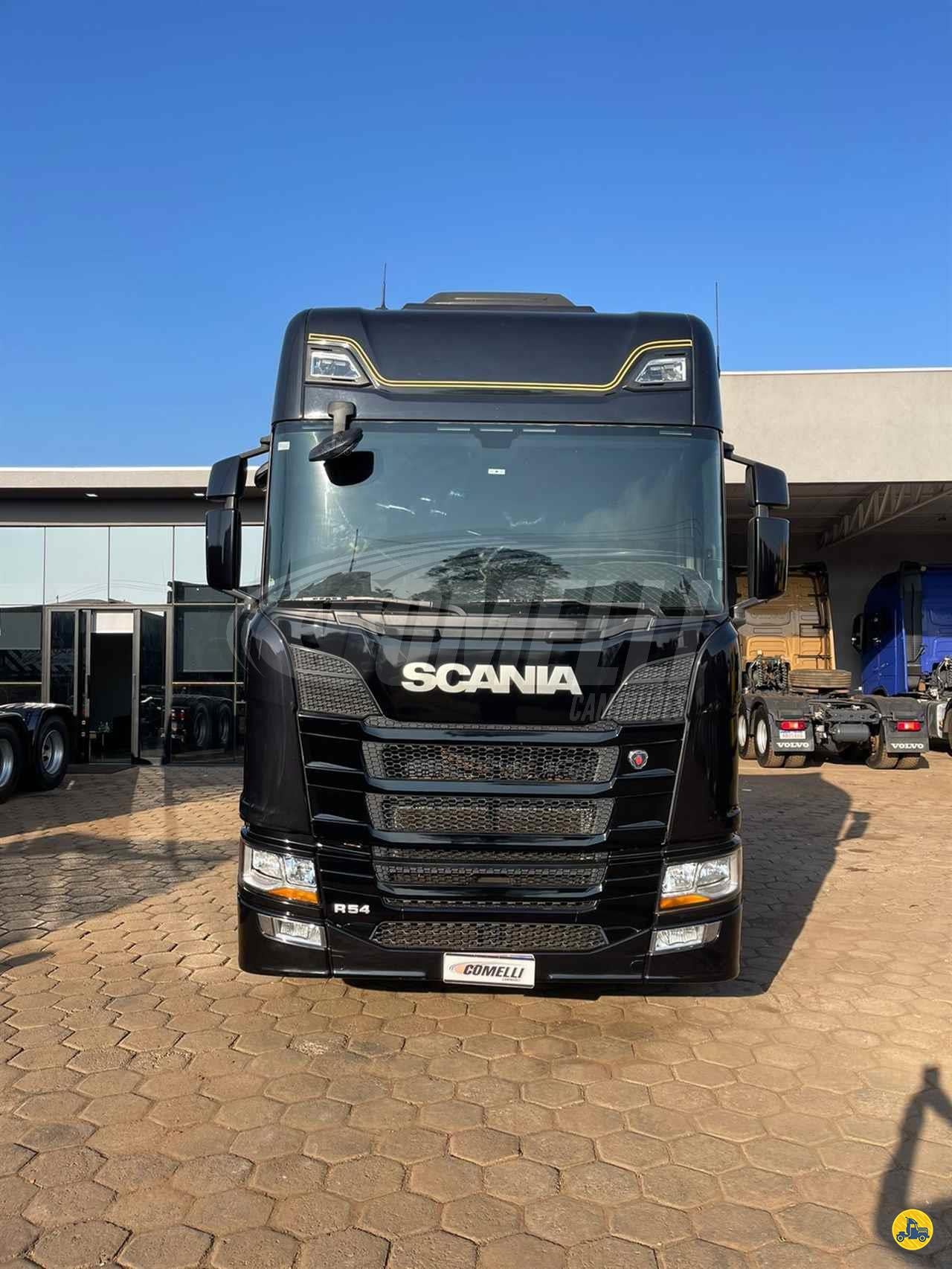 Marca/Modelo: Scania/540 Ano/Modelo: 21/21 Tração: 6x4 molas Quilometragem: 248 k Cor: Preto