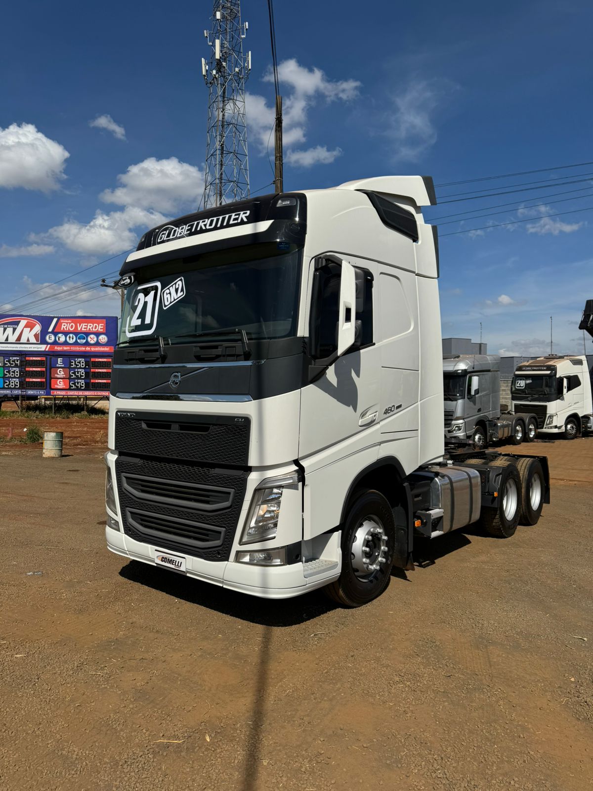 Marca/Modelo: Volvo/FH460 Ano/Modelo: 2020/2021  Tração: 6x2 molas  Cor: Branco  Quilometragem: 527k Automático, Ar-cond