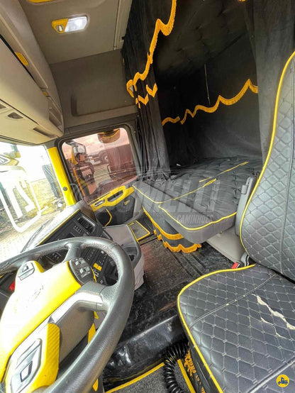 Marca/Modelo: Scania/R540  Ano/Modelo: 21/21  Tração: 6x4 molas  Quilometragem: 286k  Cor: Amarelo  Com Retarder, Gelade