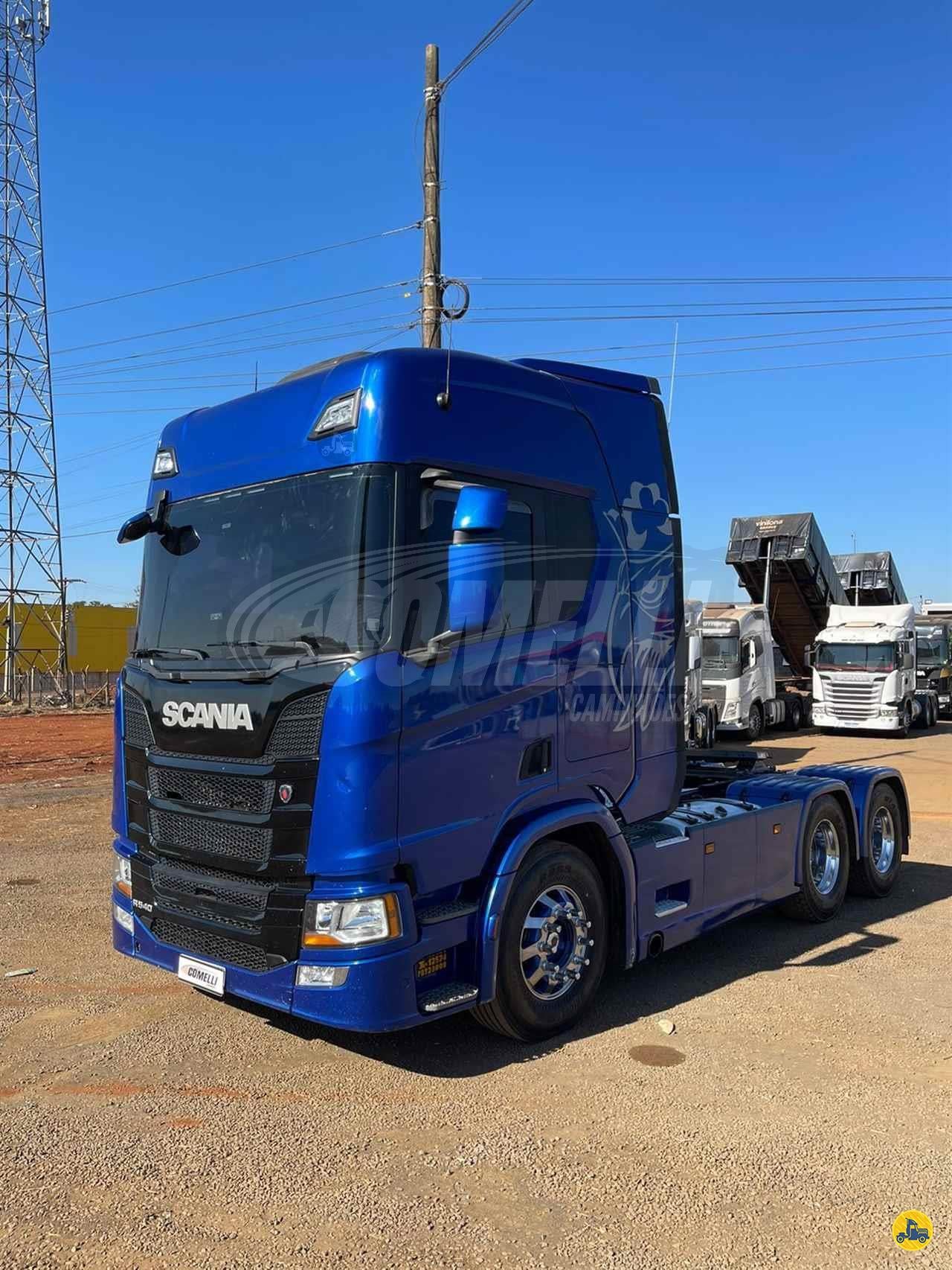 Marca/Modelo: Scania/R540  Ano/Modelo: 21/21  Tração: 6x4 molas  Quilometragem: 292K  Cor: Azul  Com Retarder, Geladeira