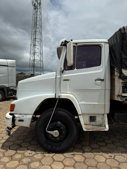 Marca/Modelo: Caminhão Mercedez benz/ Ano/Modelo: 93/93 Tração: 6x2 molas Quilometragem: 3000k