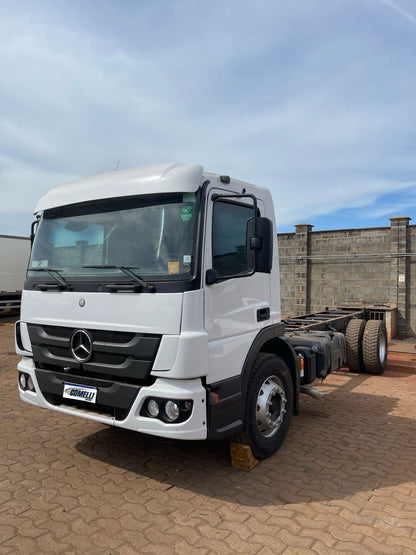 Marca/ Modelo: Mercedes-benz atego 1719 Ano/Modelo: 16/16 Quilometragem: 778K Tração: 4X2  Cor: Branco