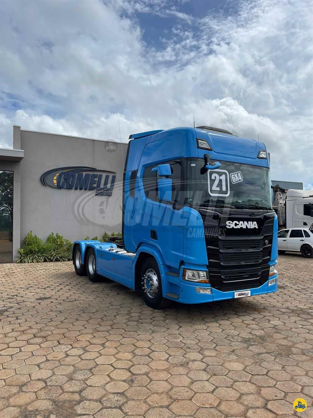 Marca/Modelo: Scania/R540  Ano/Modelo: 21/21  Tração: 6x4 molas  Quilometragem: 289k  Cor: Azul Com Retarder, Geladeira,