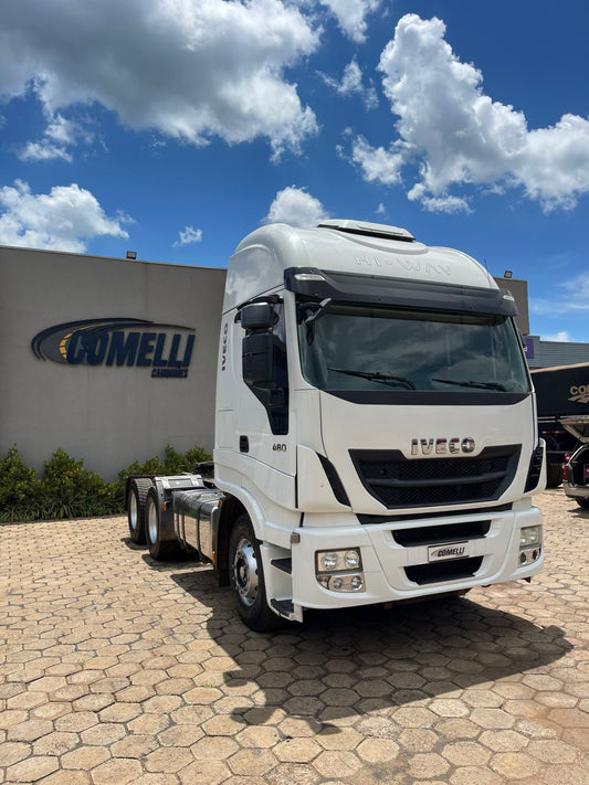 Marca/Modelo: IVECO STRAILS 480 HI WAY/ Ano/Modelo: 20/20 Tração: 6x4 molas Quilometragem:294k Cor: Branco